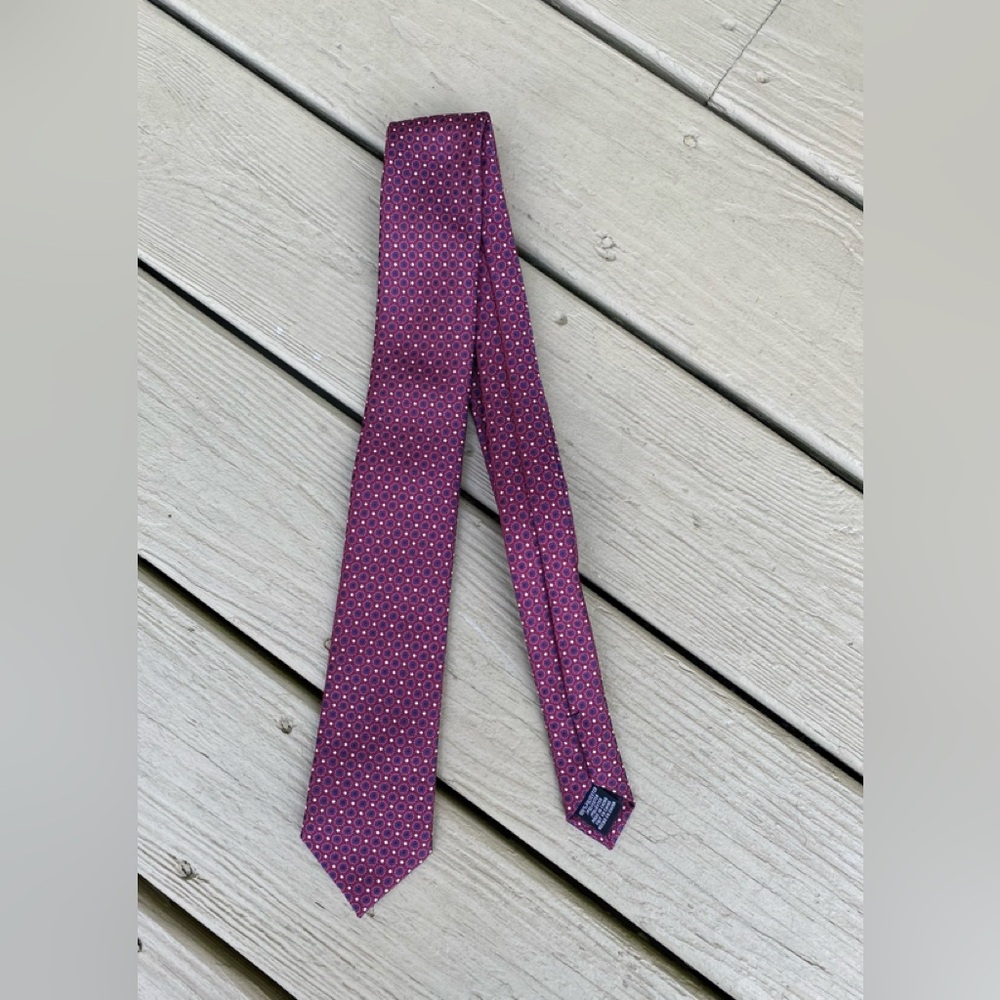 NWOT Perry Ellis - Mens purple/navy & cream dots tie, Size: 58”L x 2.5” width